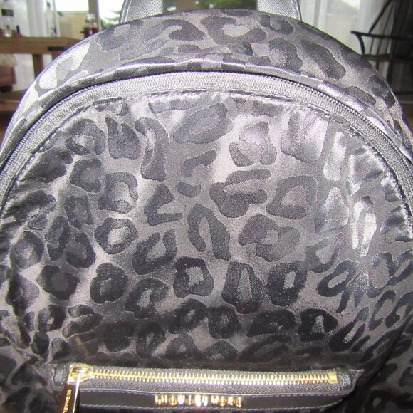 MICHAEL KORS BLACK LEOPARD BOOKBAG/BACKPACK/POCKETS/GOLD HARDWARE DETAIL! - Picture 2 of 9